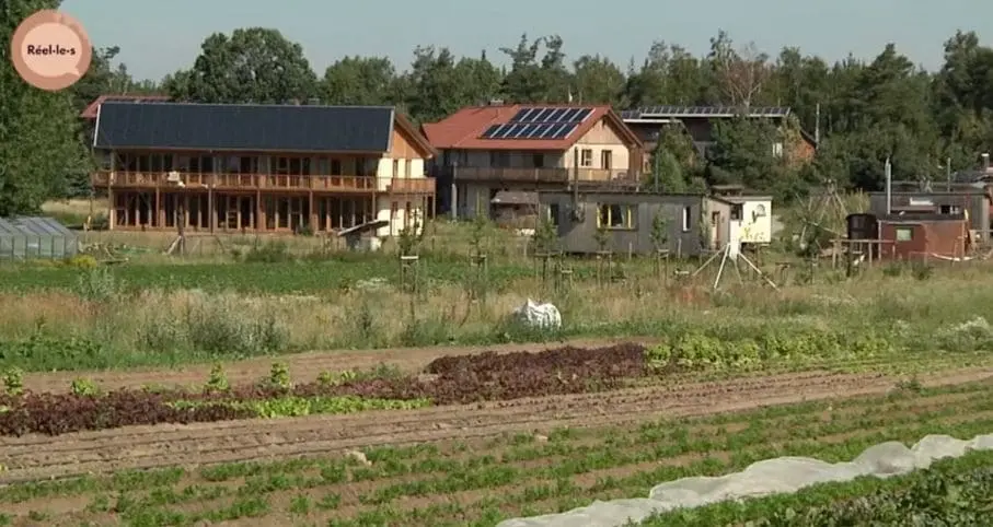 Écovillages : changer de vie, un acte de résistance créative